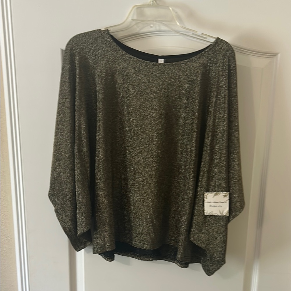 Merle Norman Black and Gold Textured Top
